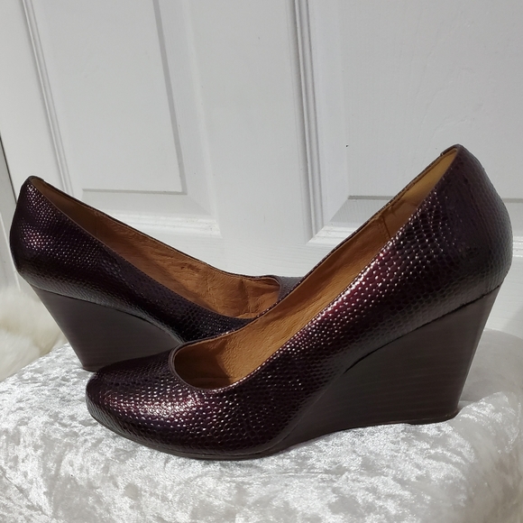 Clarks Shoes - Clarks Burgundy Pebbled Close Toe Wedges